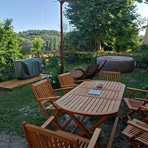  Hébergement de vacances Jolie Maisonnette